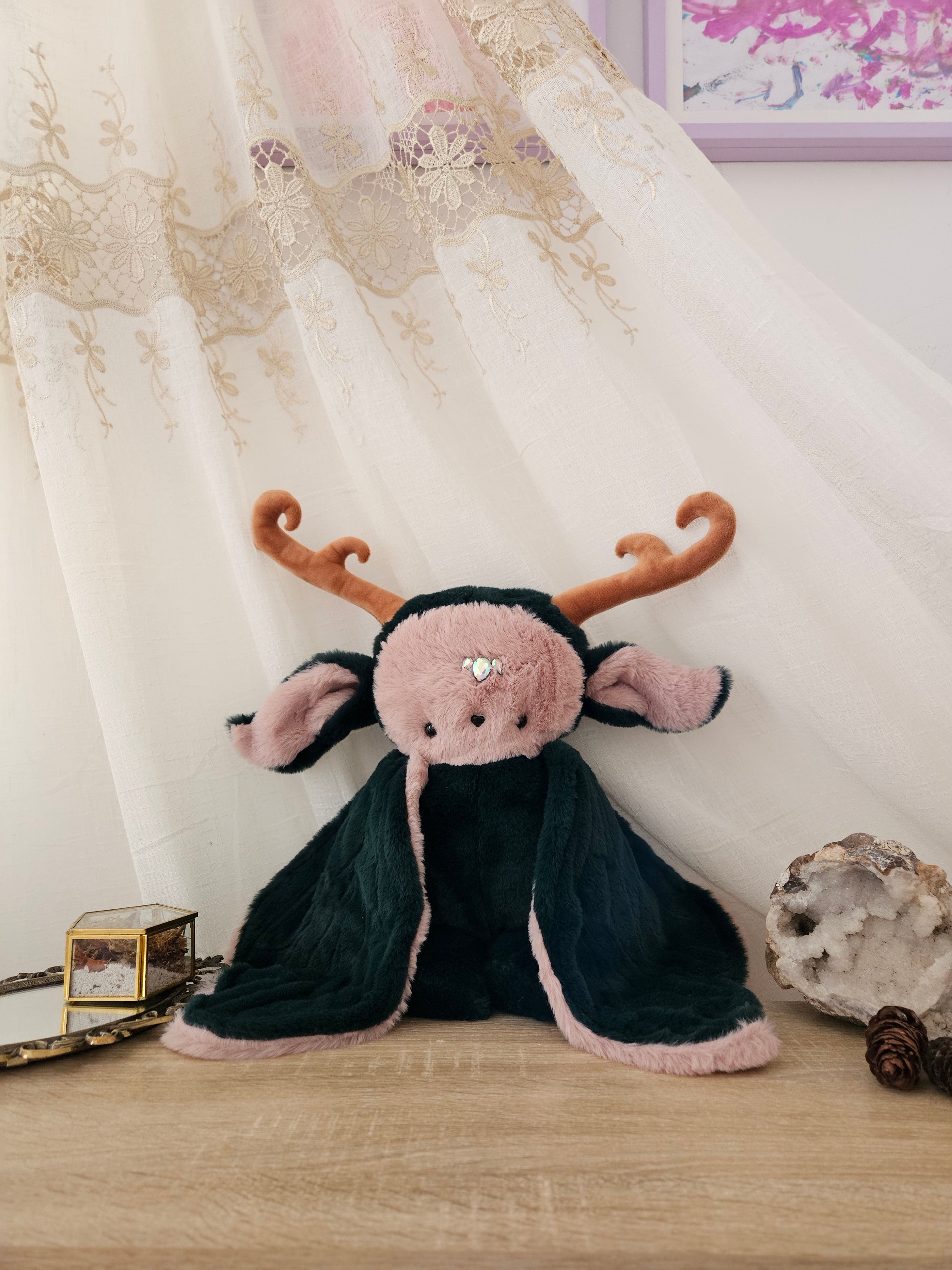 Guardian of the cherry-blossom night