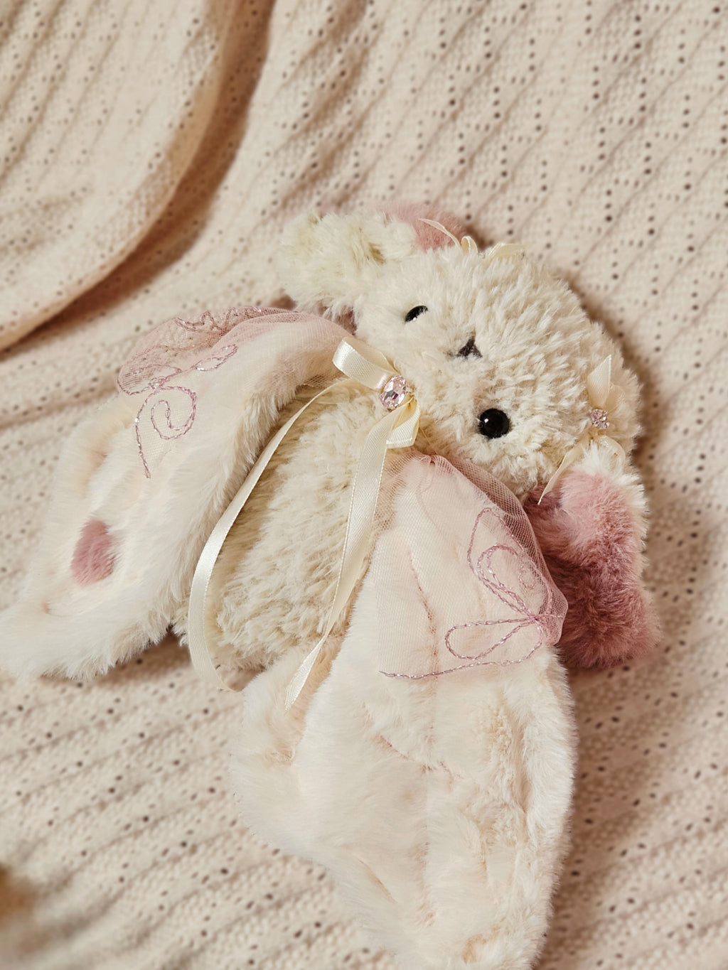 Pitidoll with white bows