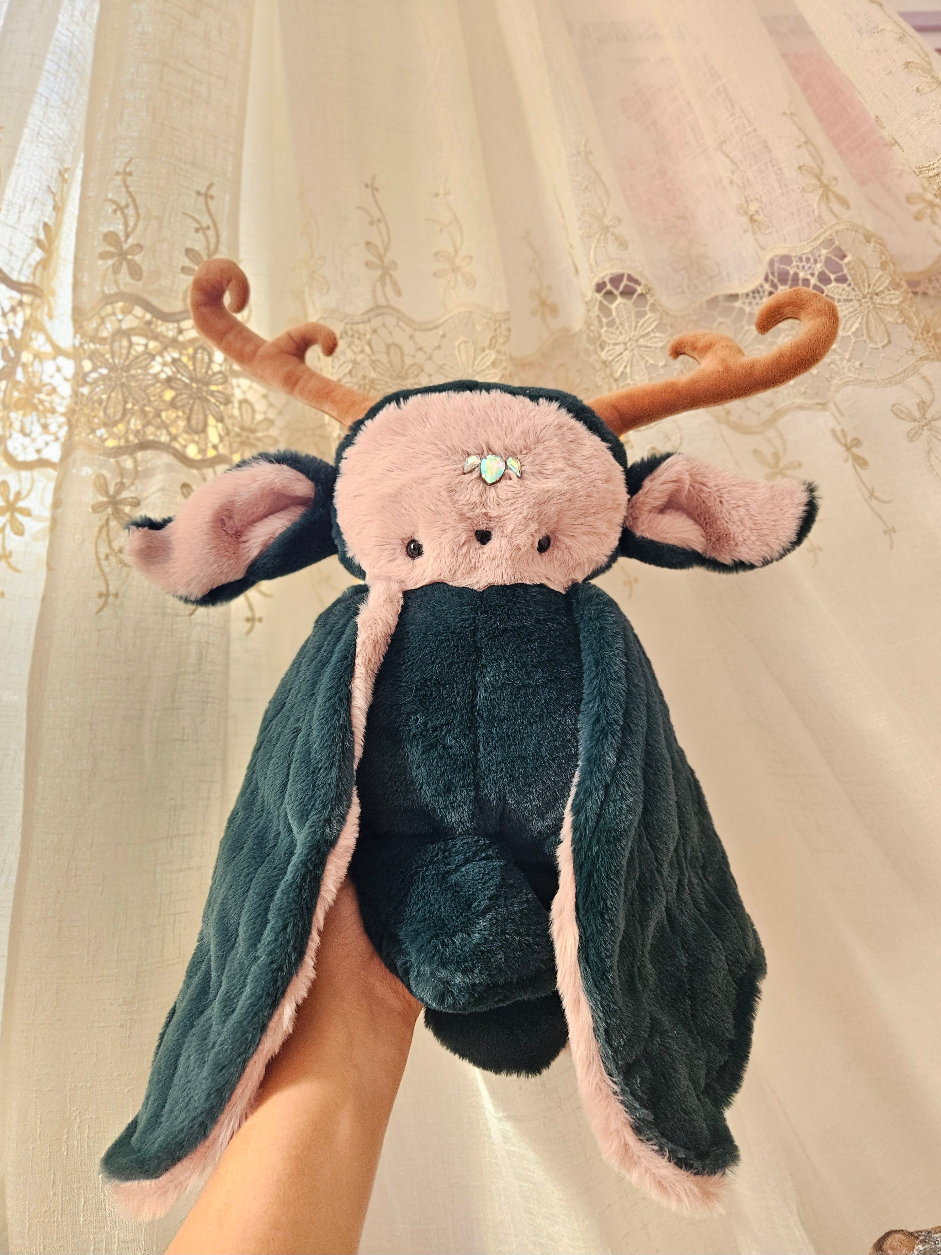 Guardian of the cherry-blossom night