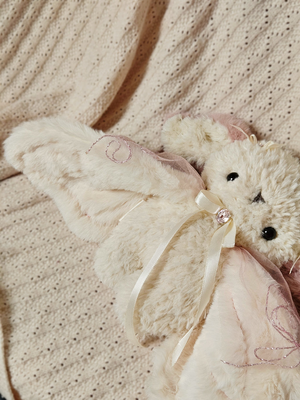 Pitidoll with white bows