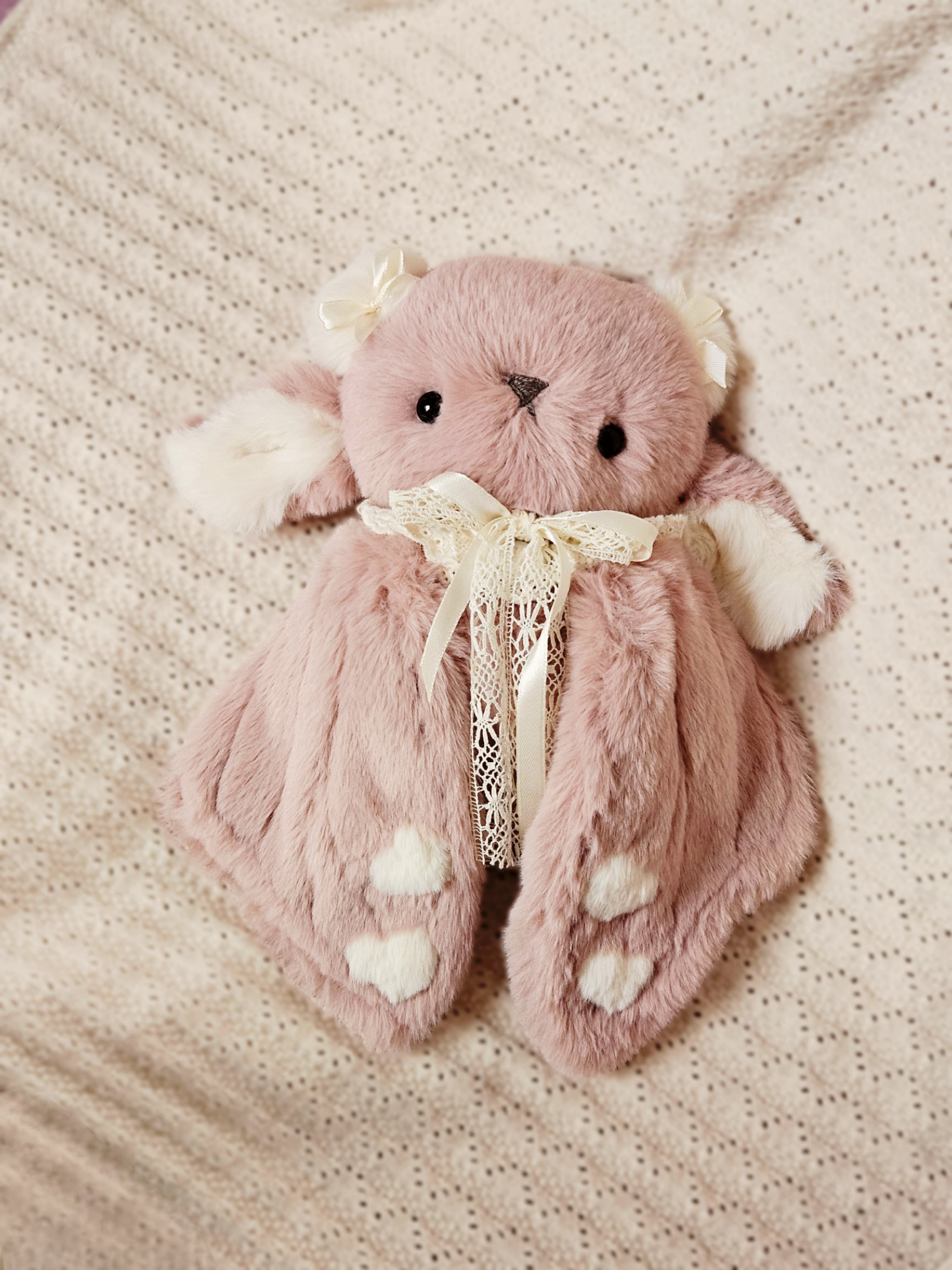 Pitidoll mit weißen Herzchen