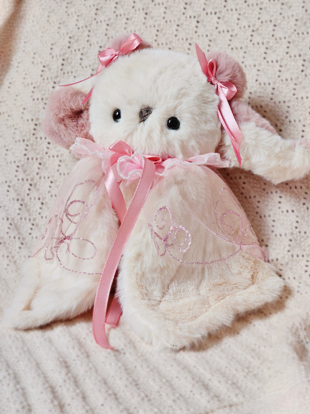 Pitidoll mit rosa Umhang